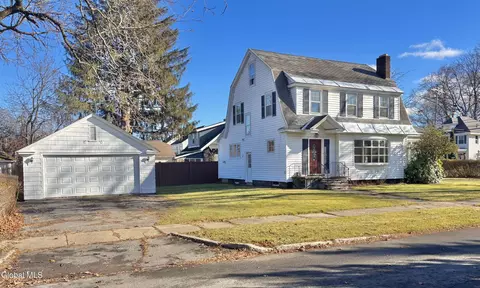 4 Judson Pkwy, Gloversville, NY 12078