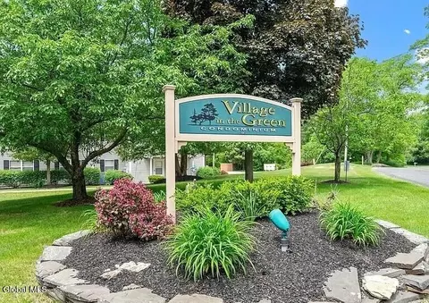 1208 Greenwich Dr, Albany, NY 12203