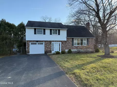 6 Cornelia Ave, Ballston Lake, NY 12019