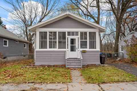 1994 10th St, Rensselaer, NY 12144