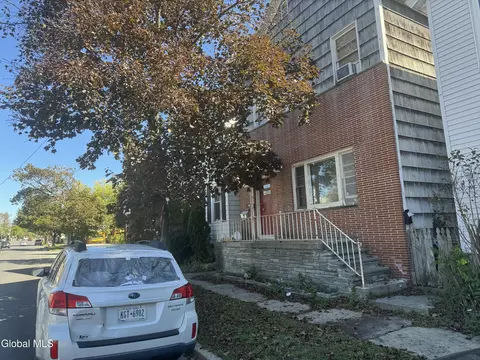 832 5th Ave, Troy, NY 12182