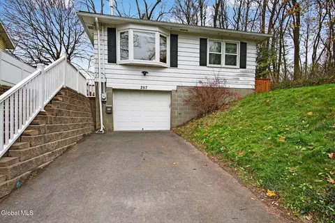 257 Lake Shore Dr, Rensselaer, NY 12144