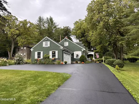 29 E Grand St, Palatine Bridge, NY 13428