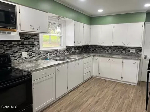 Kitchen - 206 Barnerville Rd, Cobleskill, NY 12043 photo 2 of 3