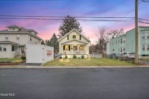 1912 8th St, Rensselaer, NY 12144