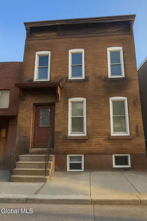 62 Ida St, Troy, NY 12180