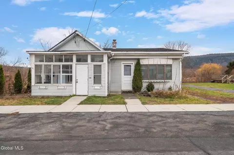 132 S South Main St, Central Bridge, NY 12035