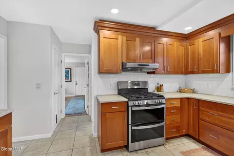 Entry Way - 63 Greenock Rd, Delmar, NY 12054 photo 2 of 4