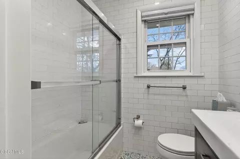 Bath - 63 Greenock Rd, Delmar, NY 12054 photo 3 of 5