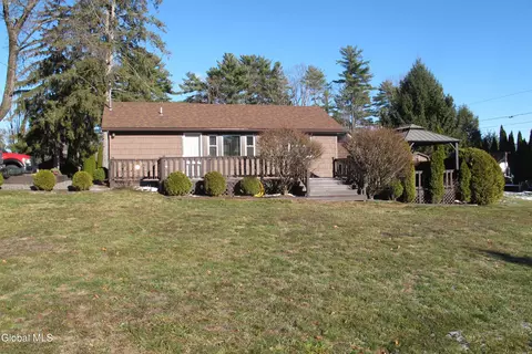 17 Beckers Dr, Bolton Landing, NY 12814