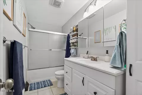 Bath - 22 E Haystack Rd, Clifton Park, NY 12065 photo 1 of 2