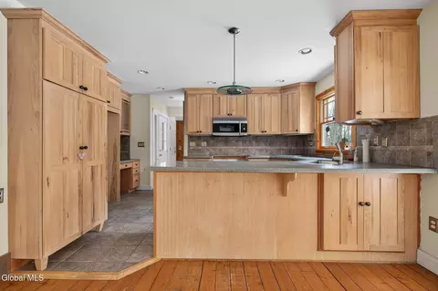 Kitchen - 148 Appleton Rd, Rexford, NY 12148 photo 4 of 5
