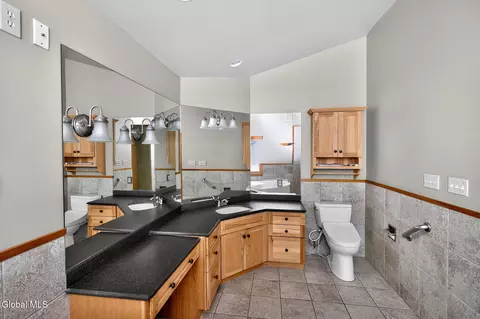Bath - 148 Appleton Rd, Rexford, NY 12148 photo 4 of 12