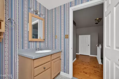 Bath - 148 Appleton Rd, Rexford, NY 12148 photo 9 of 12