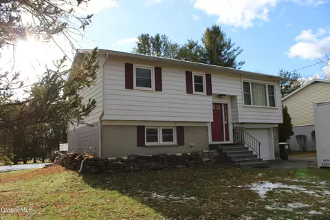 362 Ferris Rd, Schenectady, NY 12304