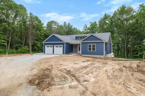 330 Selfridge Rd, Gansevoort, NY 12831