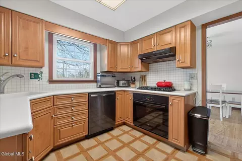 Kitchen - 39 University St, Selkirk, NY 12158 photo 3 of 4