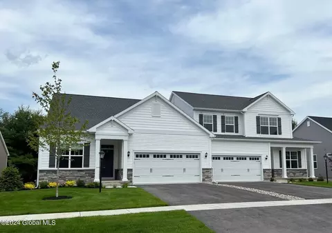 65 Daintree Dr, Saratoga Springs, NY 12866