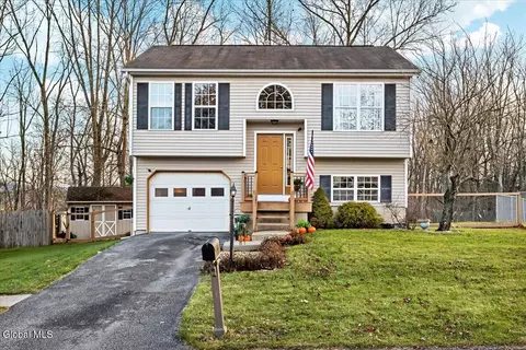 25 Morgans Run, Schuylerville, NY 12871