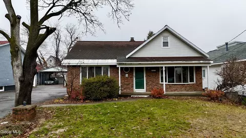 2527 Barton Ave, Rotterdam, NY 12306