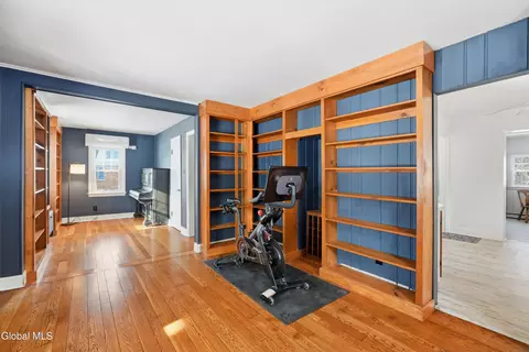2829 Consaul Rd, Schenectady, NY 12304 photo 2