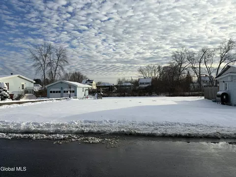 20 Elizabeth St, Whitehall, NY 12887