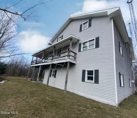 221 Babcok Lake Rd, Petersburgh, NY 12138