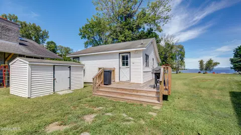 165 Priddle Pt Rd, Gloversville, NY 12078