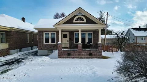 81 Edgecomb St, Albany, NY 12209