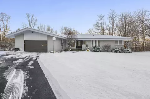 268 Golf Course Rd, Amsterdam, NY 12010