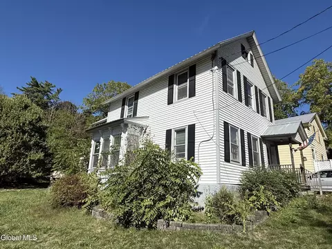 64 Saunders St, Whitehall, NY 12887