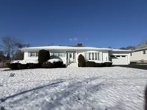 22 Peter Ln, Amsterdam, NY 12010