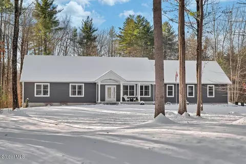 1 Dayspring Ln, Stillwater, NY 12170