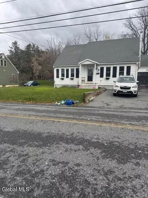 29 St Clair St, Ticonderoga, NY 12883