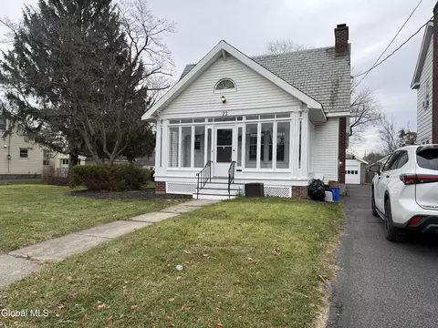 23 Rose Ct, Albany, NY 12209