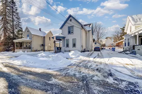 21 Willow St, Gloversville, NY 12078