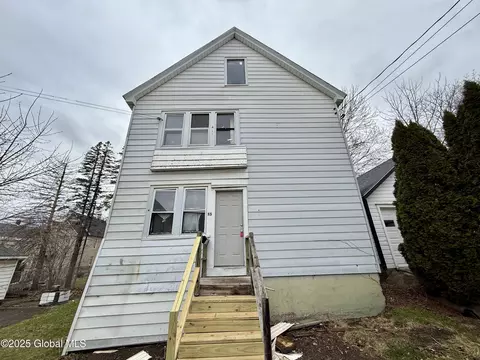 15 James St, Amsterdam, NY 12010