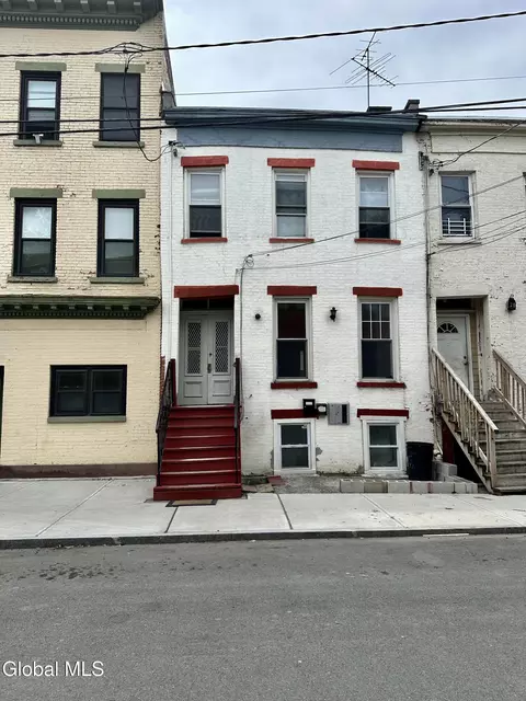 72 Bassett St, Albany, NY 12202