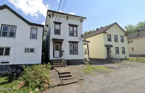 51 Arch St, Amsterdam, NY 12010