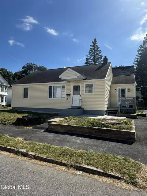 132 Prospect St, Schenectady, NY 12308
