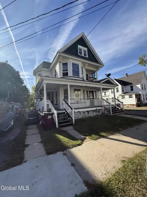 187 Bleecker St, Gloversville, NY 12078