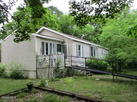 22 Rapp Rd, Albany, NY 12203