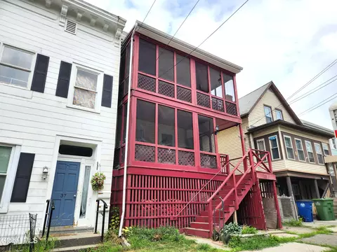 35 Grant St, Cohoes, NY 12047