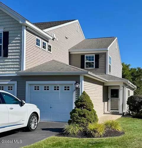 34 Governor Cir, Albany, NY 12208