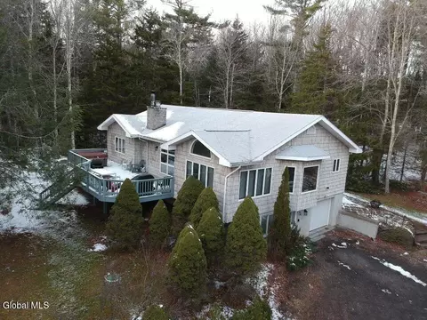 73 Fern Ridge Rd, Haines Falls, NY 12436