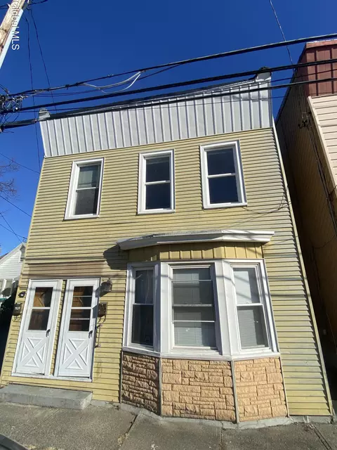 128-130 Congress St, Cohoes, NY 12047