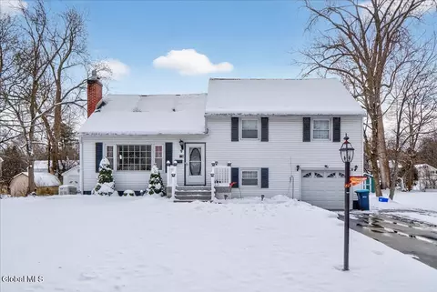 9 Sequoia Dr, Ballston Lake, NY 12019