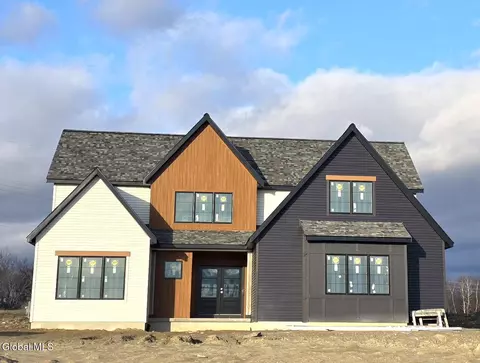 4 Faulkner Dr, Waterford, NY 12188