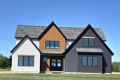 4 Faulkner Dr, Waterford, NY 12188