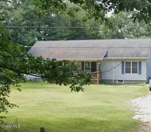 493 Warren Rd, Gloversville, NY 12078